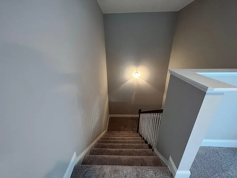 4864 Stoneyhurst Ln — Photo 36