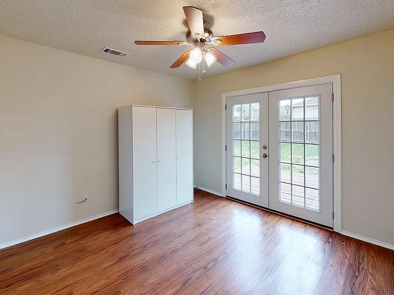 8101 Flowertree Dr — Photo 4