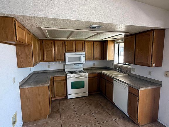 5th image of 1990 S Palo Verde Blvd