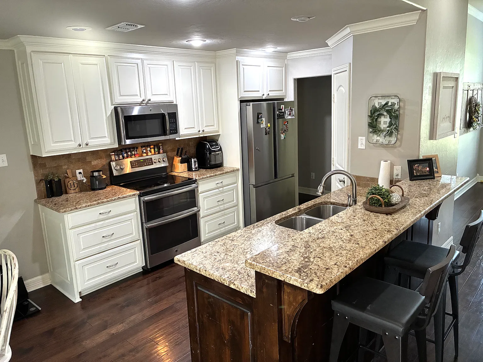 3 bed, 1660 sqft, $2,300 — Photo 3