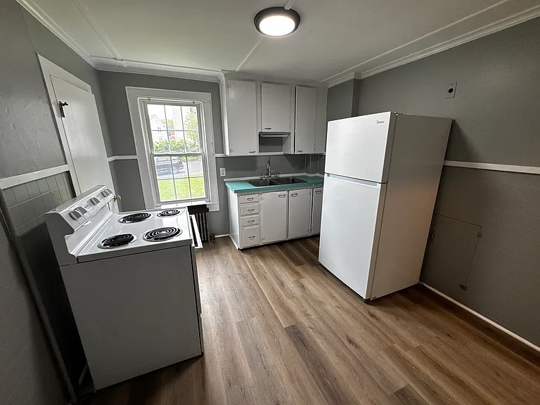 24 Dresser St #1 — Photo 5