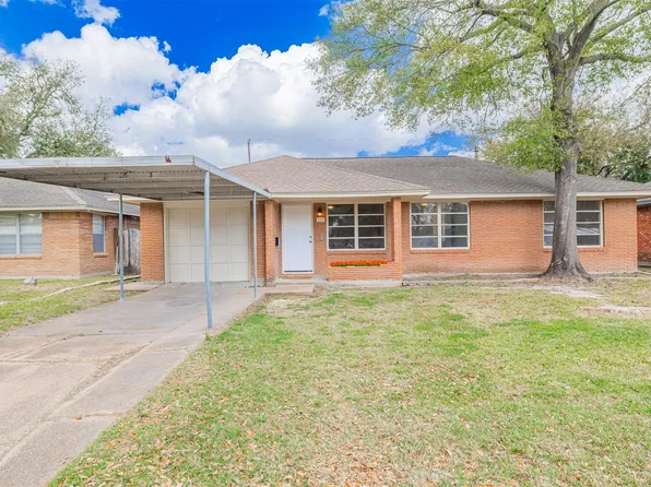 723 E Spreading Oak Dr, Houston, TX 77076