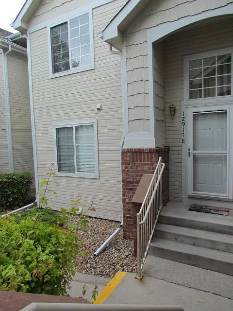 3 bed, 1085 sqft, $2,200 — Photo 2
