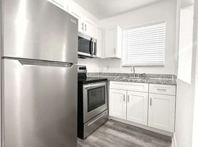 439 NW 9th St