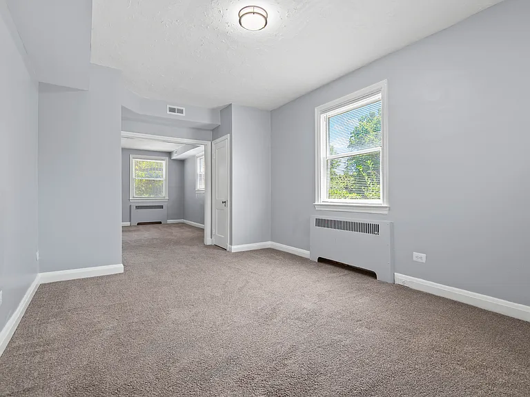 2600 N Longwood St — Photo 5