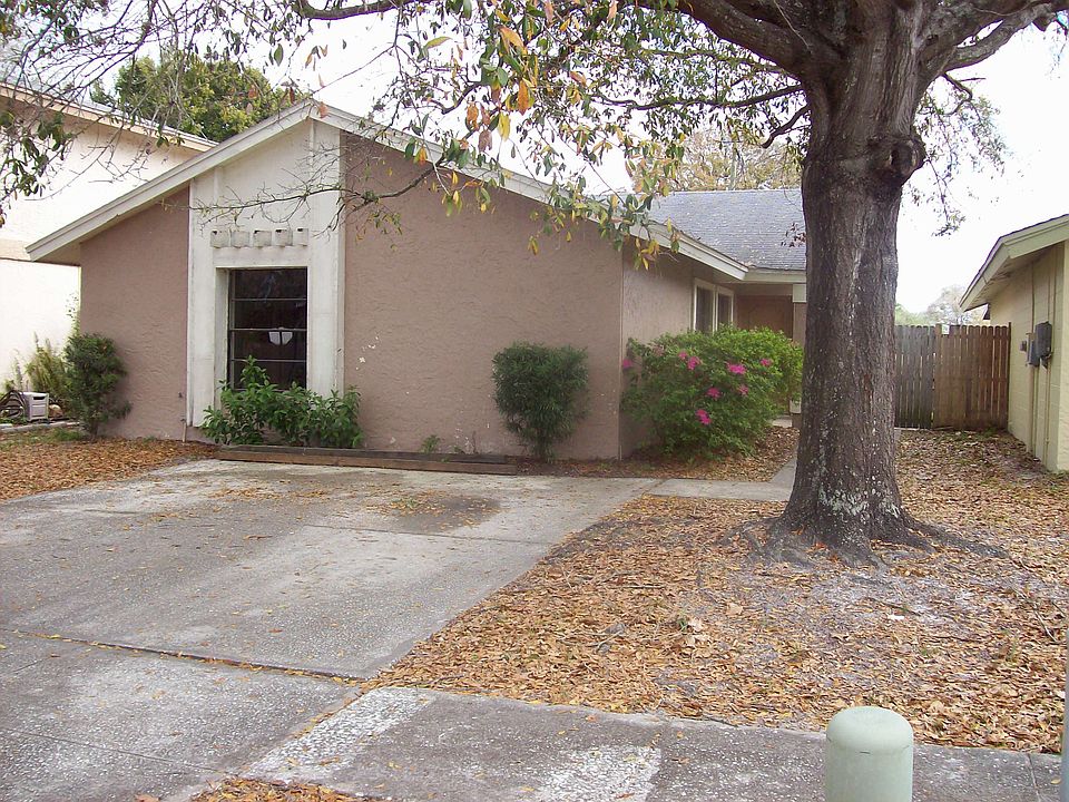 1st image of 10305 Parkcrest Dr