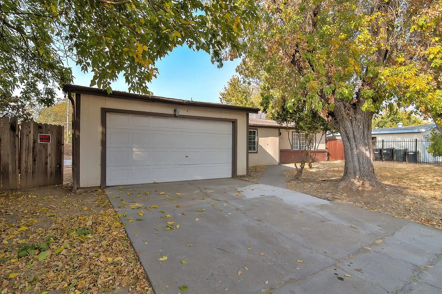7324 Dave St photo 1