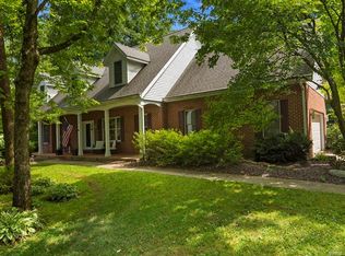 213 Woods Edge Dr, Shiloh, IL 62221