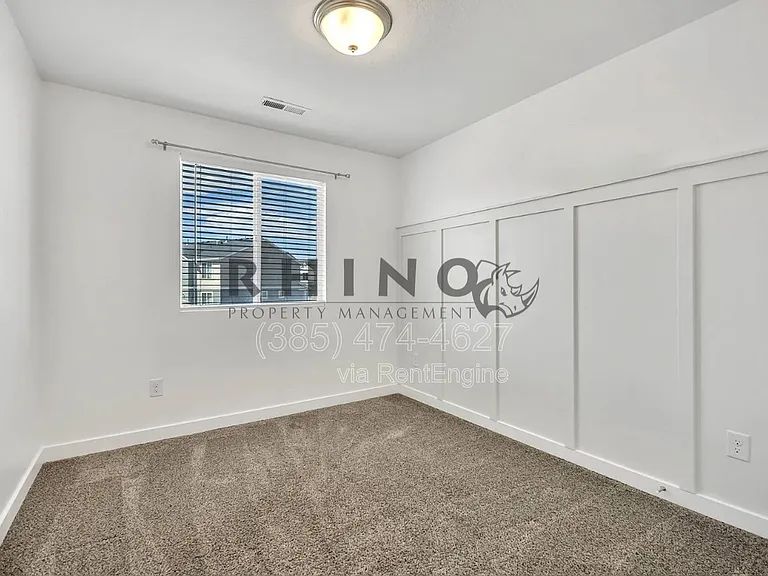 880 N Herman Dr — Photo 13