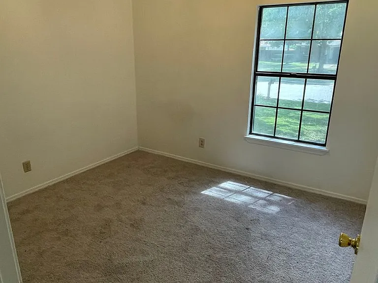 2513 Freedom Ln — Photo 12