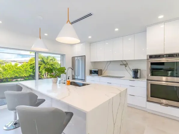 6600 NE 21st Dr, Fort Lauderdale, FL 33308