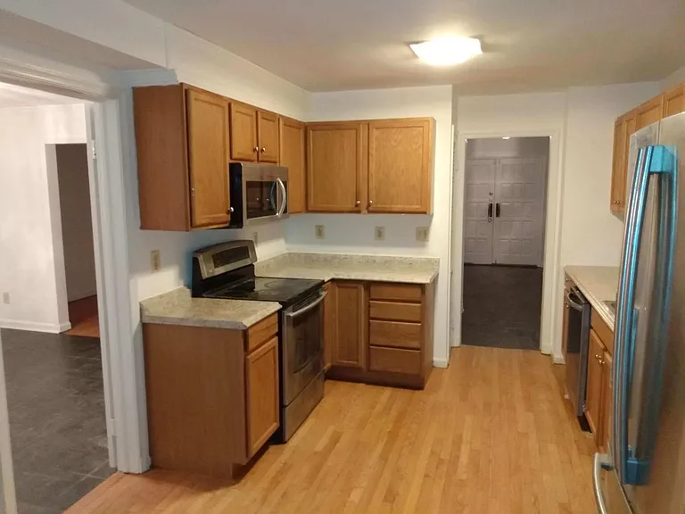 2123 Edgewater Pkwy — Photo 11