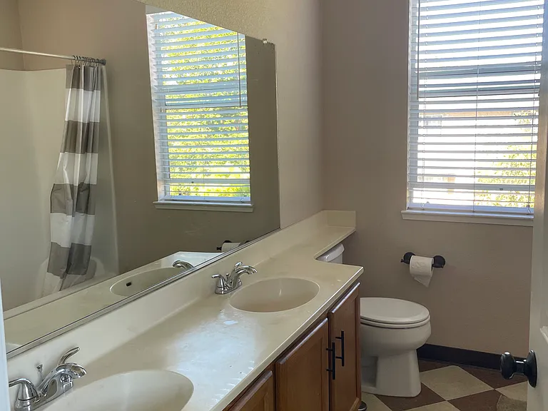 148 Walti St — Photo 10