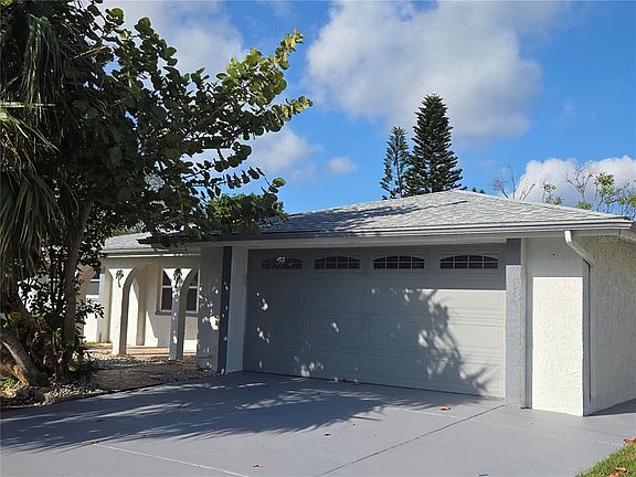 3rd image of 8825 Lido Ln