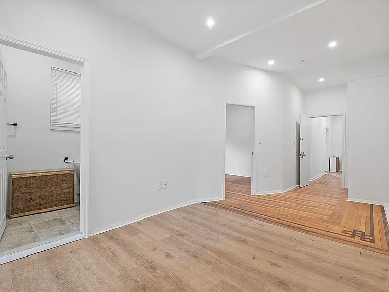 922 Snyder Ave — Photo 10