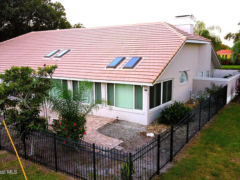101 Island Grove Dr — Photo 41