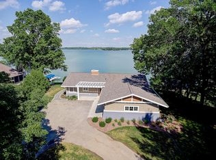 W393N5760 Mary Ln, Oconomowoc, WI 53066