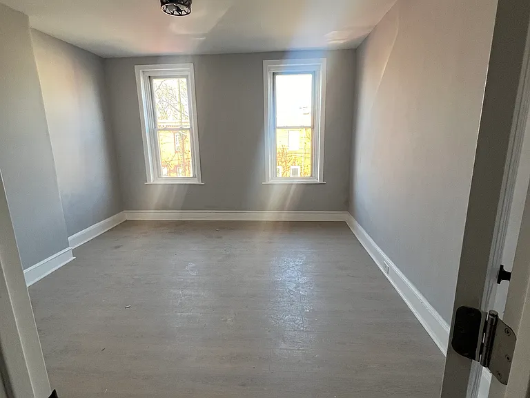 308 Chestnut St — Photo 5