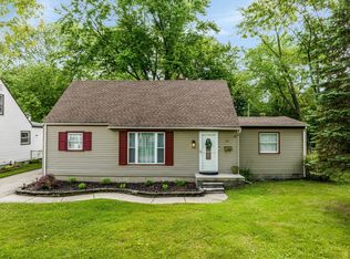 825 Gargantua Ave, Clawson, MI 48017