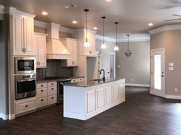 Kitchen and breakfast nook