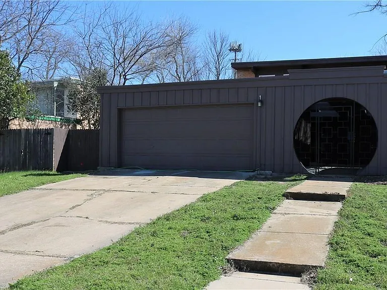 6319 Walraven Cir — Photo 3