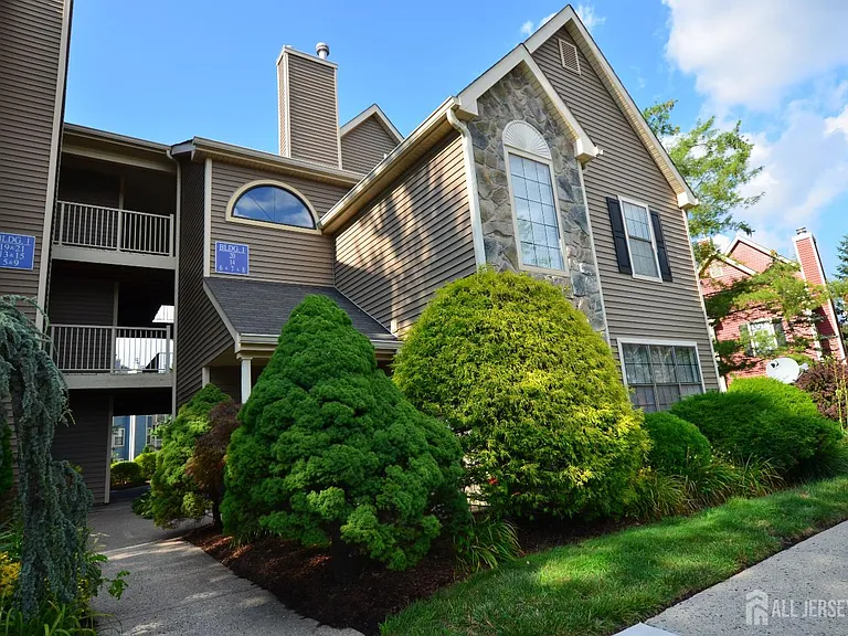 14 Lear Ct — Photo 3