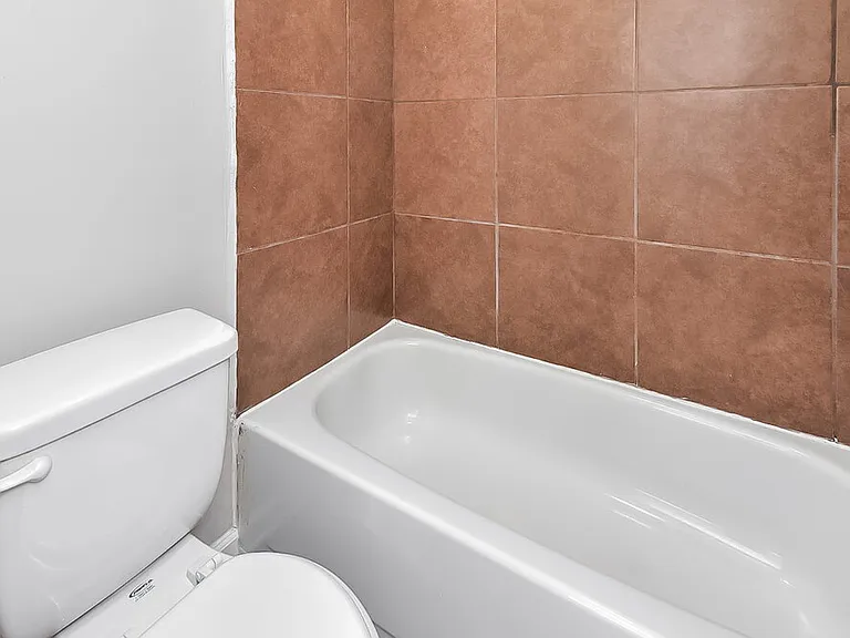 7371 Hollorn Ln — Photo 11