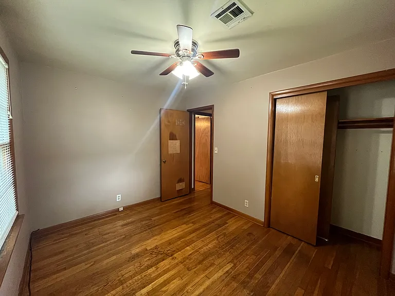 511 Fleetwood Dr — Photo 13