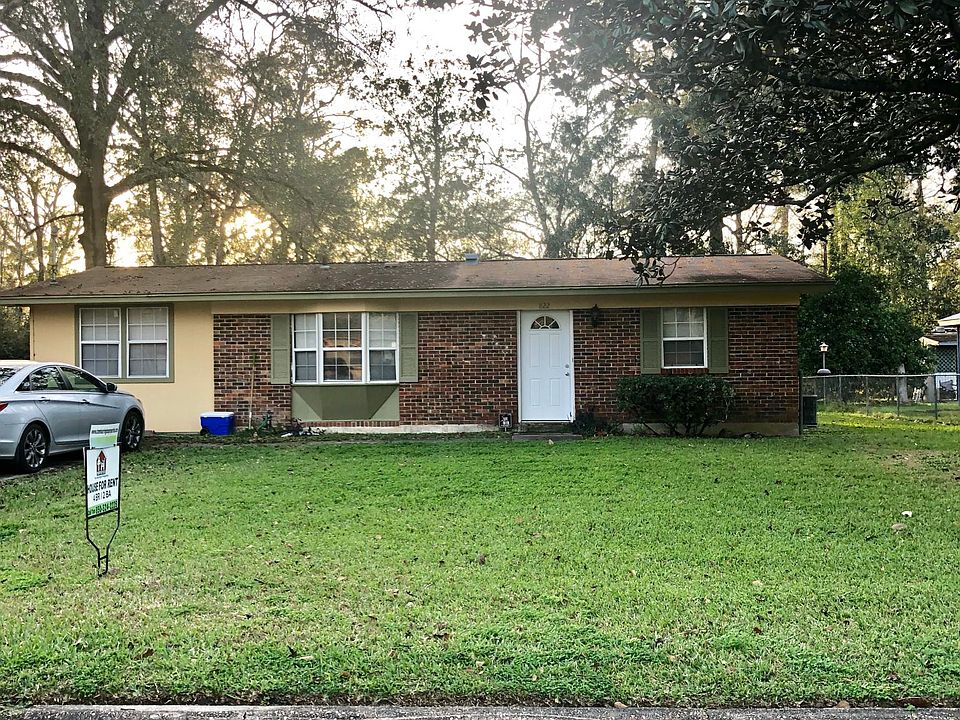 1st image of 822 Essex Dr