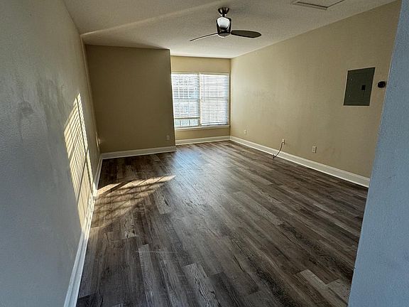2nd image of 629 Mulberry Ave #B
