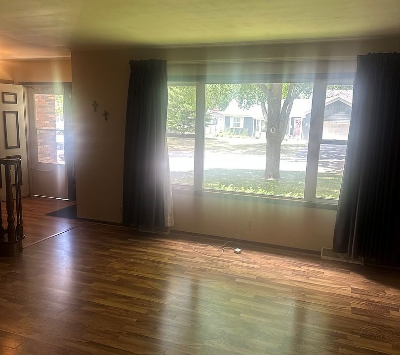 2nd image of 154 Howard Ave