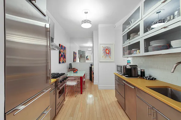 Sold by Verdi Square Realty | media 2