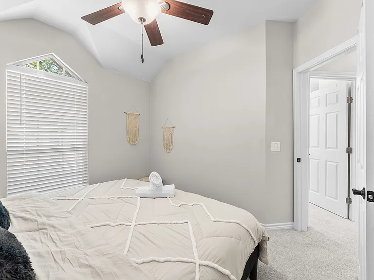 11350 Balcones Dr — Photo 43