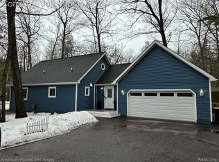 217 Arbutus Ln, Roscommon, MI 48653