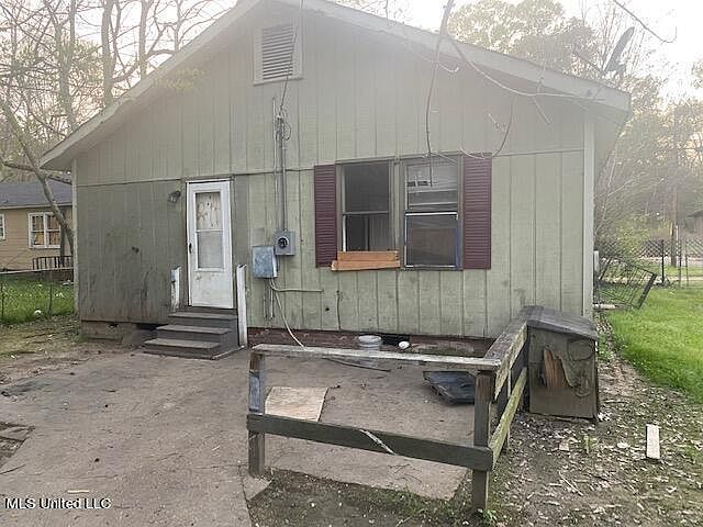 2nd image of 2604 Terry Rd