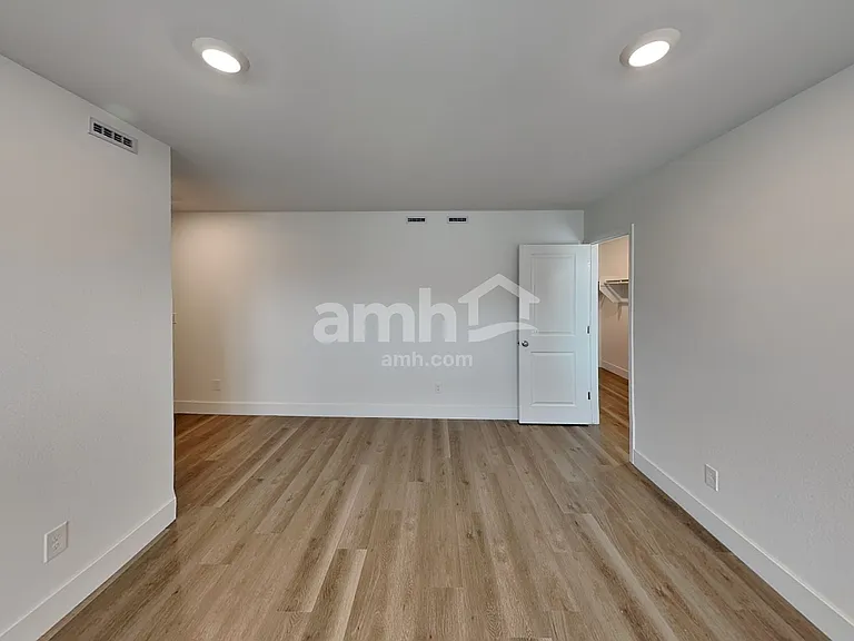 8134 Winterfell Peak Ave — Photo 13