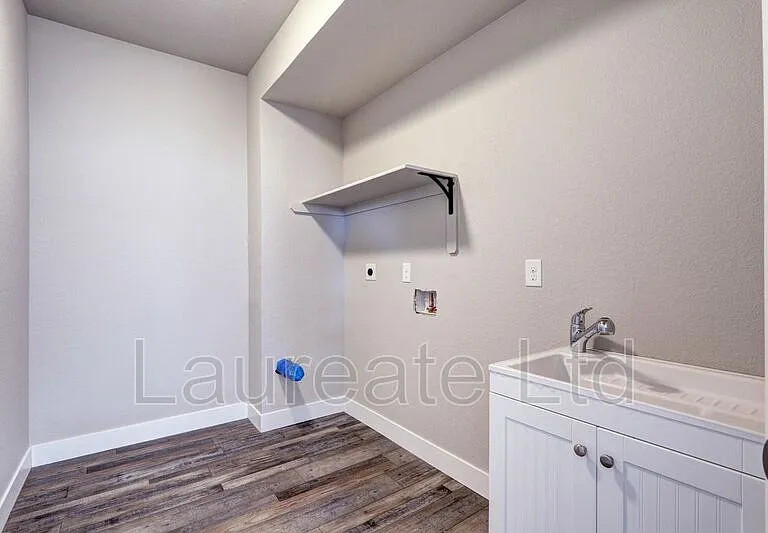 1433 S Kenton St — Photo 26