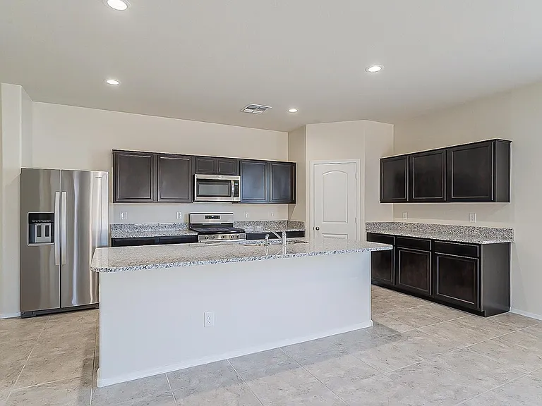 30738 W Columbus Ave — Photo 8
