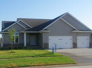 5235 Triple Crown Dr, Marion, IA 52302