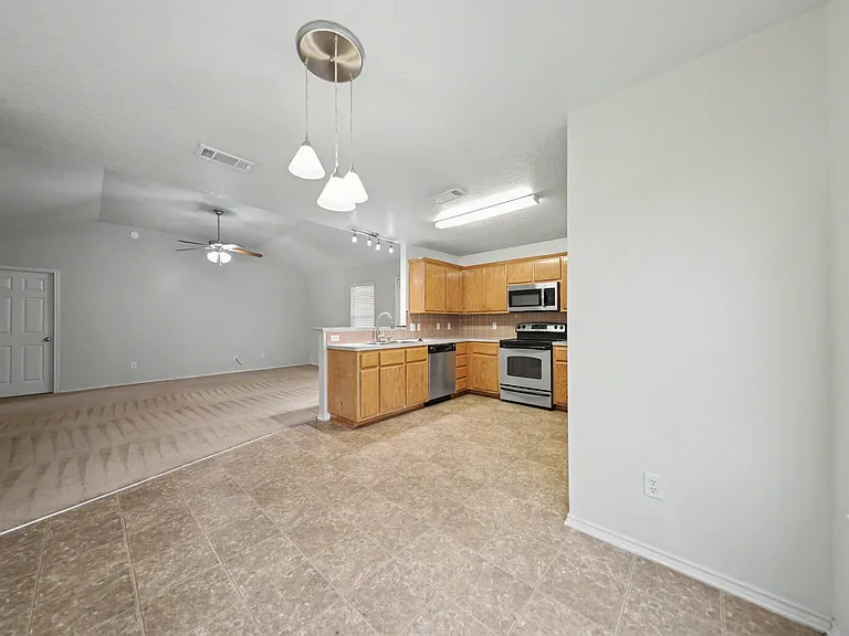 1123 Marlee Cir — Photo 5
