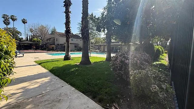 1356 Highland Ct — Photo 13