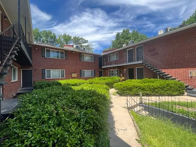 3410 Harrison St #13 — Photo 4