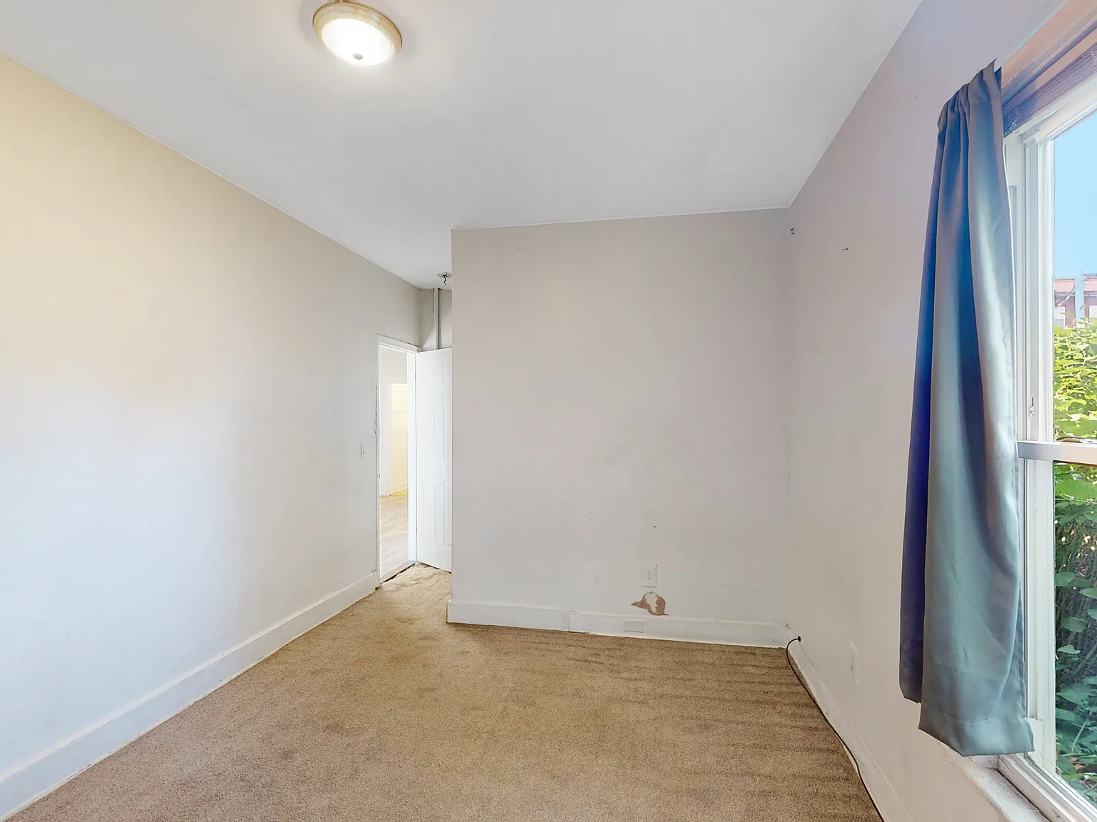 146 Beethoven St — Photo 2