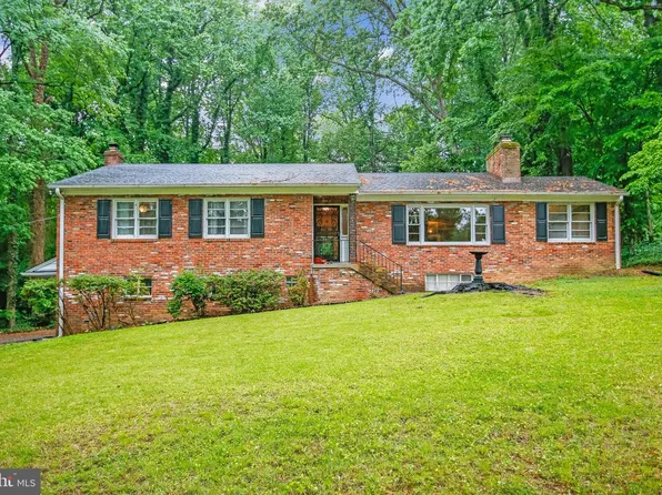 3704 Prosperity Ave, Fairfax, VA 22031