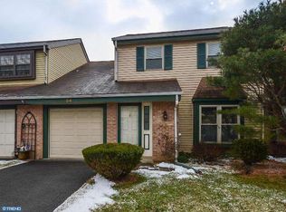 54 Green Woods Dr, Horsham, PA