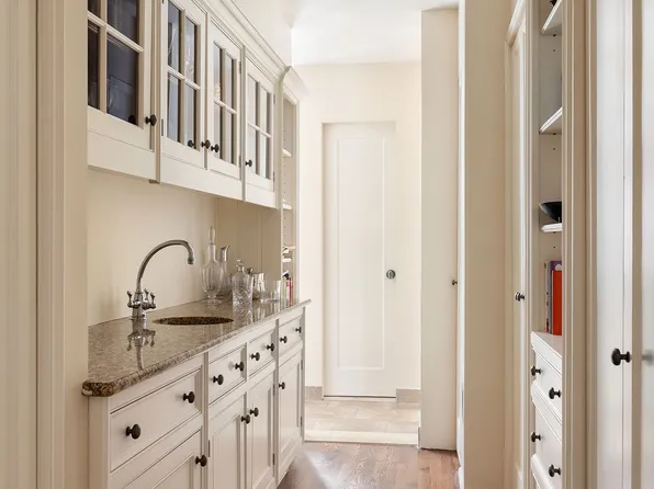 129 East 69th Street image 6 of 15