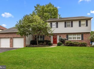 646 Stream Ridge Ln, Feasterville, PA 19053