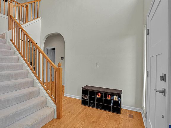 3rd image of 1116 Glazemeadow St NE