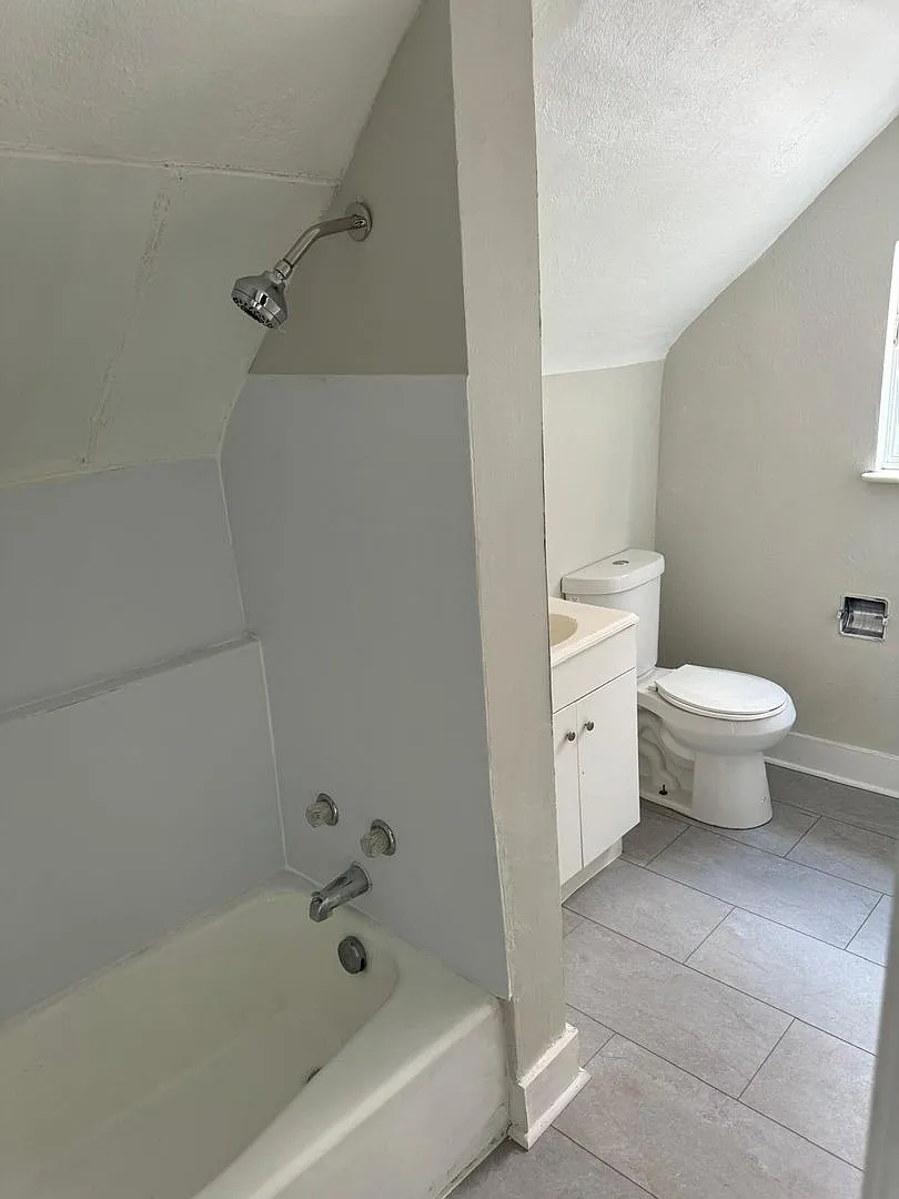 2050 Monongahela Ave — Photo 3