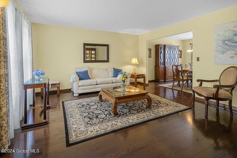 2nd image of 6 Groot Drive